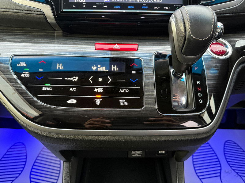 Honda Odyssey ABSOLUTE 2LT PETROL HYBRID 7 SEATS 5dr Automatic 2016