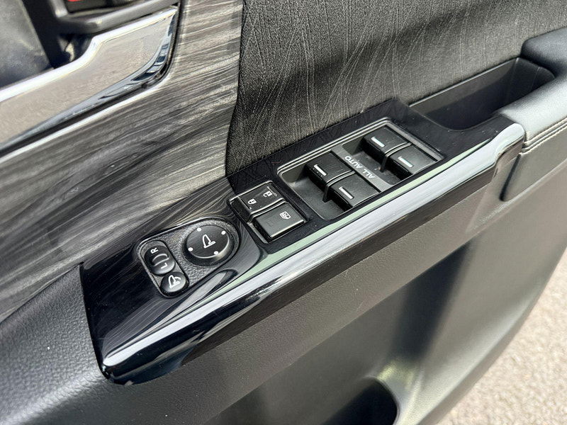 Honda Odyssey ABSOLUTE 2LT PETROL HYBRID 7 SEATS 5dr Automatic 2016