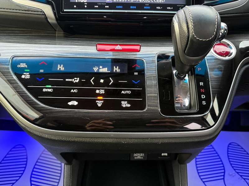 Honda Odyssey ABSOLUTE 2LT PETROL HYBRID 7 SEATS 5dr Automatic 2016