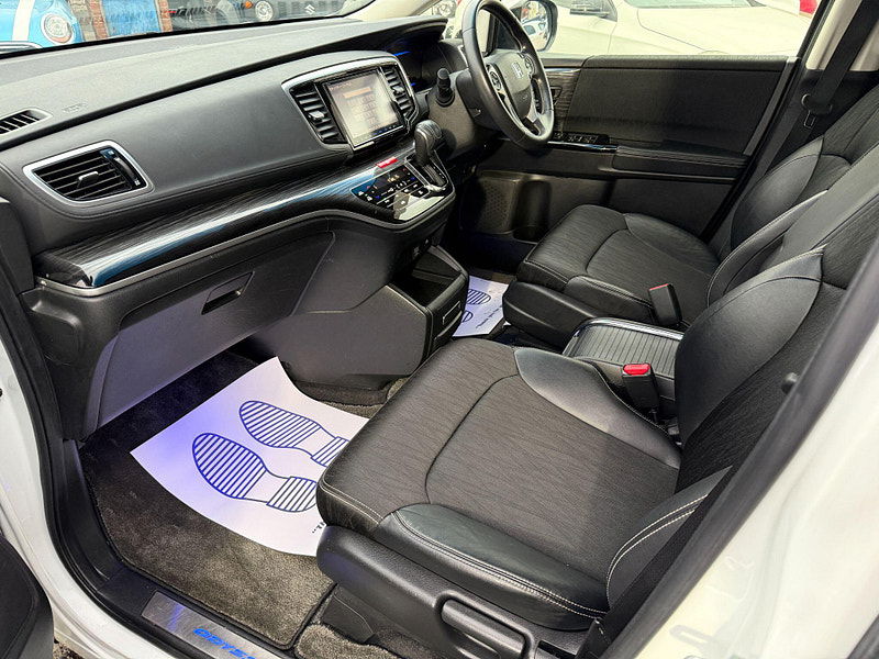 Honda Odyssey ABSOLUTE 2LT PETROL HYBRID 7 SEATS 5dr Automatic 2016