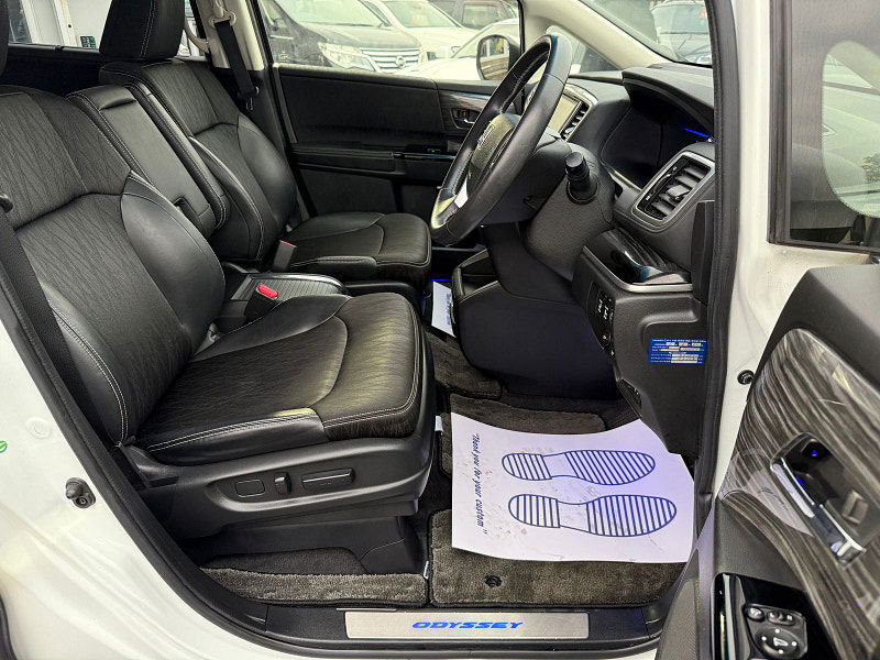 Honda Odyssey Honda Odyssey ABSOLUTE 2LT PETROL HYBRID 7 SEATS 5dr Automatic 2016