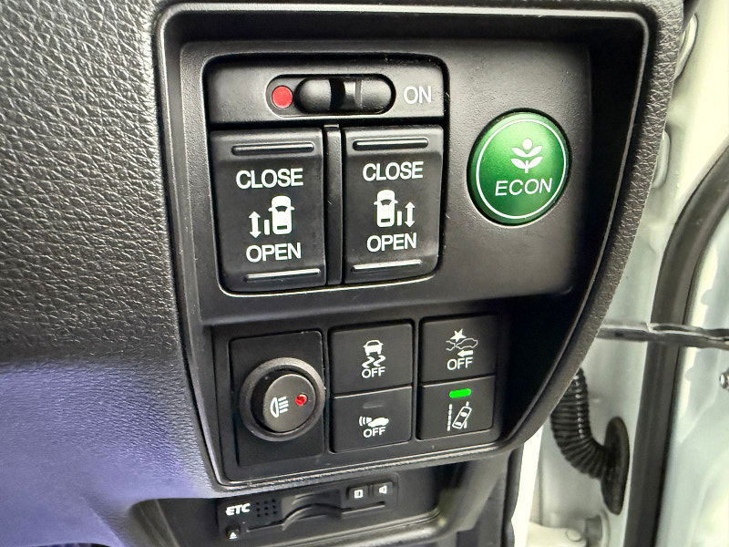 Honda Odyssey Honda Odyssey ABSOLUTE 2LT PETROL HYBRID 7 SEATS 5dr Automatic 2016