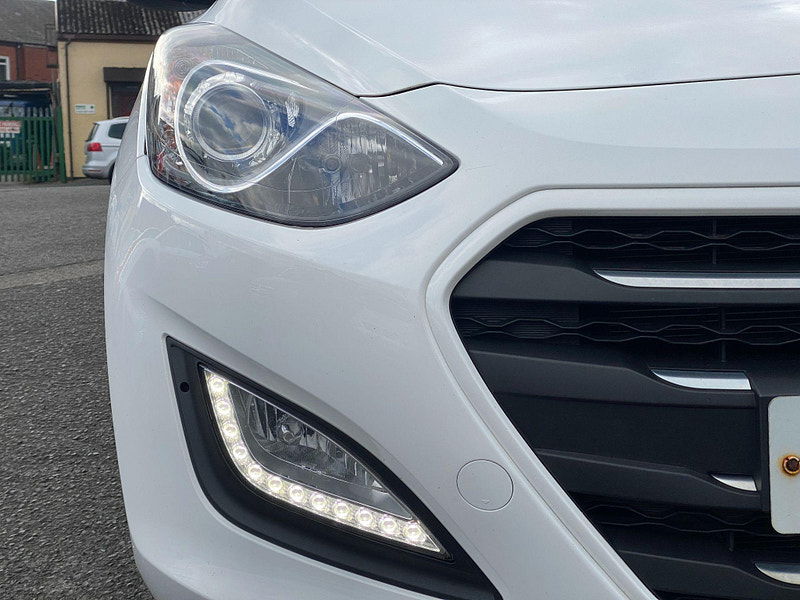 Hyundai I30 1.6 CRDi Blue Drive SE Euro 6 (s/s) 5dr 5dr Manual 2016