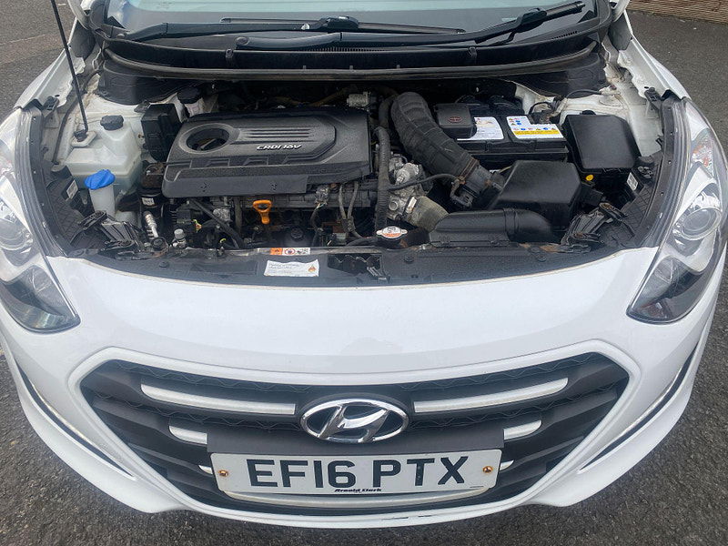Hyundai I30 1.6 CRDi Blue Drive SE Euro 6 (s/s) 5dr 5dr Manual 2016