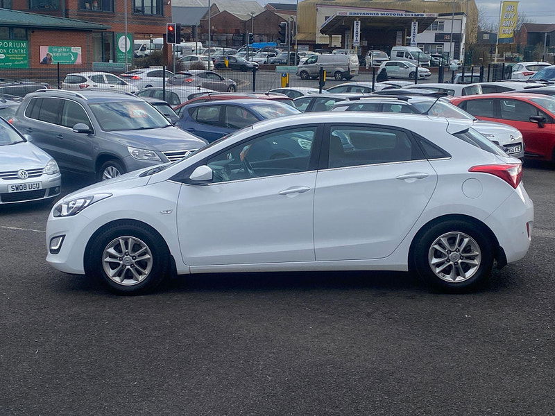 Hyundai I30 1.6 CRDi Blue Drive SE Euro 6 (s/s) 5dr 5dr Manual 2016