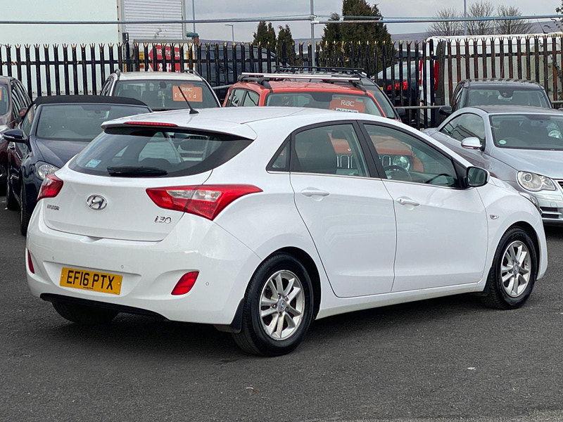 Hyundai I30 1.6 CRDi Blue Drive SE Euro 6 (s/s) 5dr 5dr Manual 2016