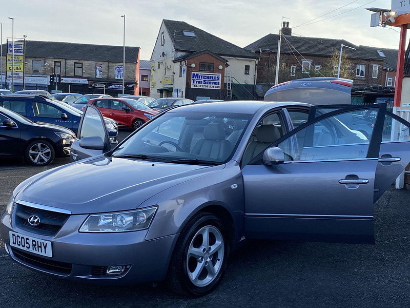 Hyundai Sonata 2.4 CDX 4dr 4dr Automatic 2005