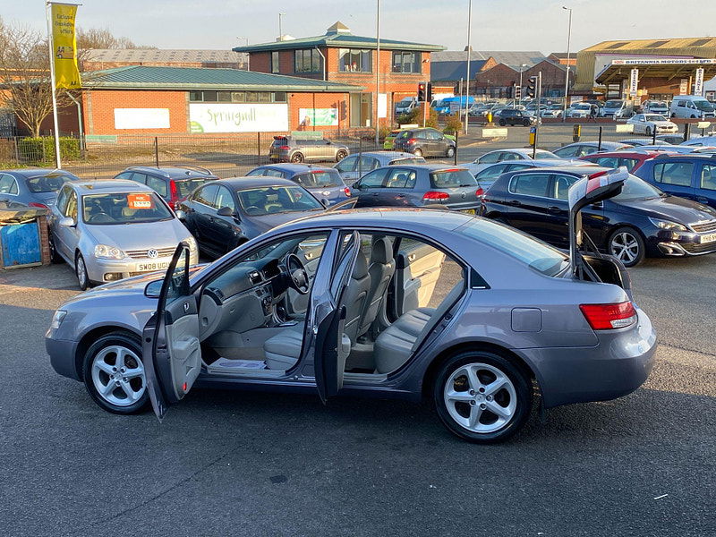 Hyundai Sonata 2.4 CDX 4dr 4dr Automatic 2005