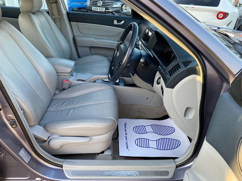 Hyundai Sonata 2.4 CDX 4dr 4dr Automatic 2005