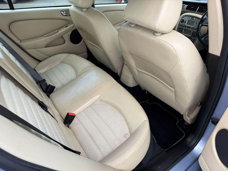 Jaguar X-TYPE 2.2D DPF S 4dr 4dr Automatic 2009