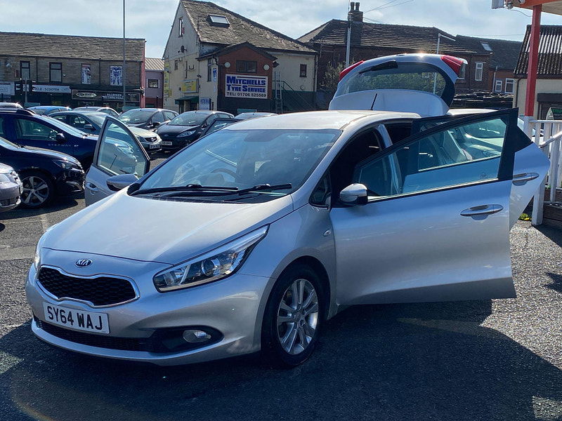 Kia Ceed 1.4 CRDi VR7 Euro 5 5dr 5dr Manual 2014