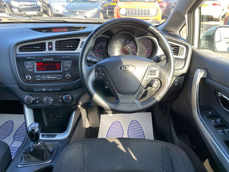 Kia Ceed 1.4 CRDi VR7 Euro 5 5dr 5dr Manual 2014