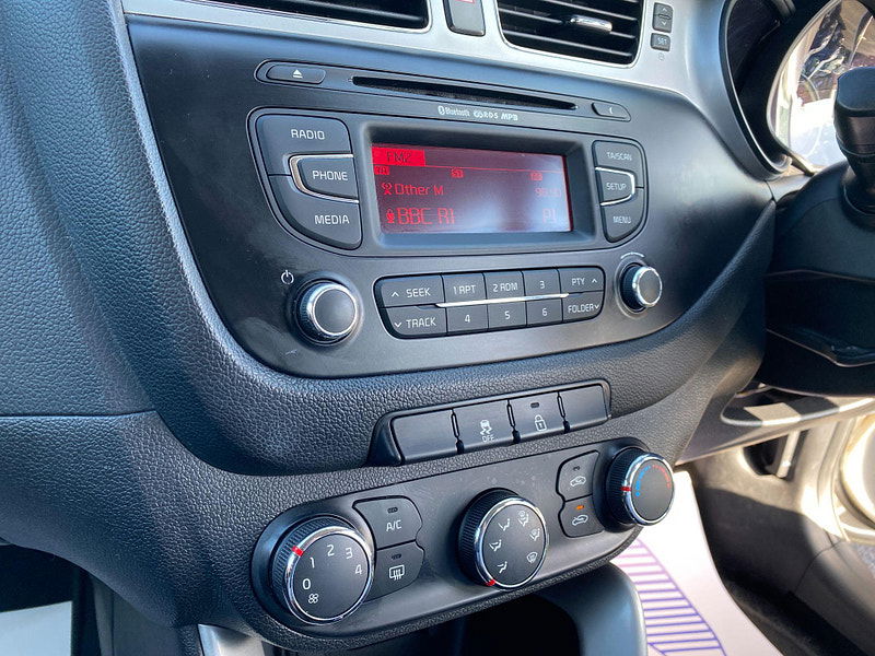 Kia Ceed 1.4 CRDi VR7 Euro 5 5dr 5dr Manual 2014