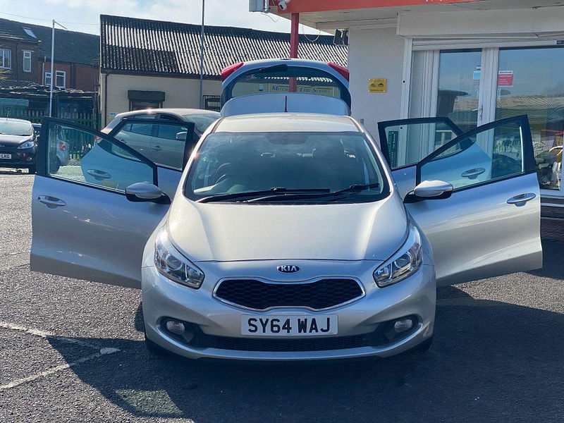 Kia Ceed 1.4 CRDi VR7 Euro 5 5dr 5dr Manual 2014