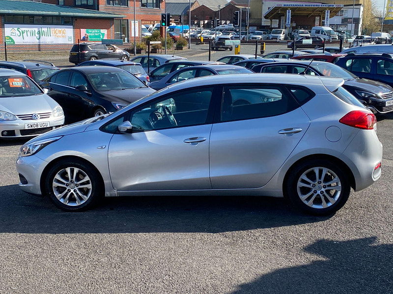 Kia Ceed 1.4 CRDi VR7 Euro 5 5dr 5dr Manual 2014