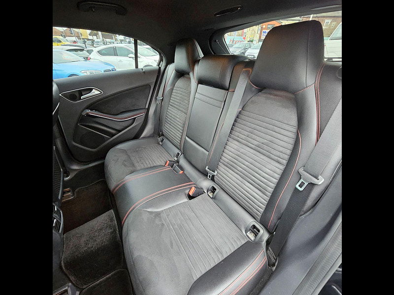 Mercedes-Benz A Class 1.6 A180 AMG Line (Premium) 7G-DCT Euro 6 (s/s) 5dr 5dr Automatic 2016