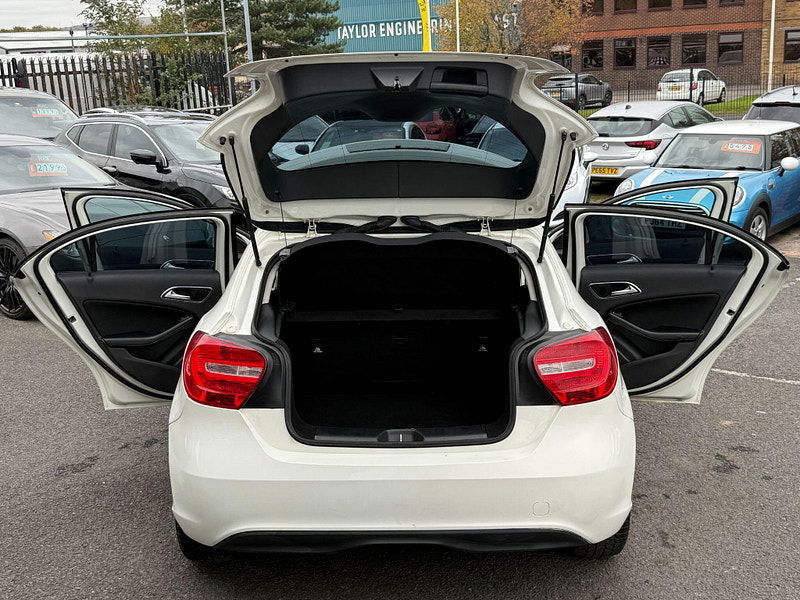 Mercedes-Benz A Class 1.6 A180 BlueEfficiency Euro 6 (s/s) 5dr 5dr Manual 2013