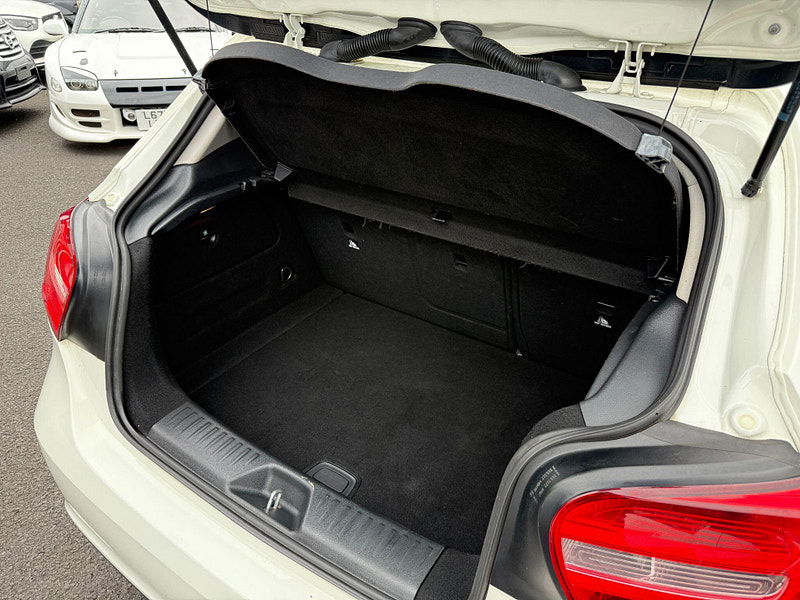 Mercedes-Benz A Class 1.6 A180 BlueEfficiency Euro 6 (s/s) 5dr 5dr Manual 2013