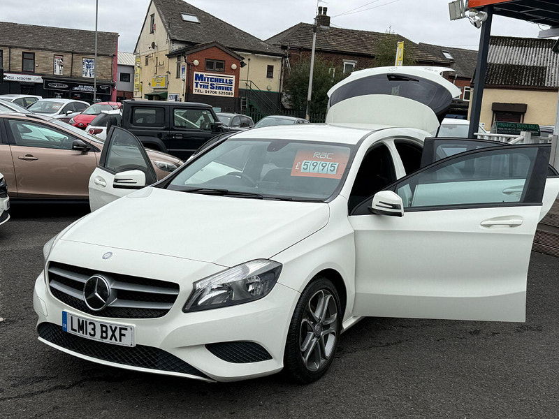 Mercedes-Benz A Class 1.6 A180 BlueEfficiency Euro 6 (s/s) 5dr 5dr Manual 2013