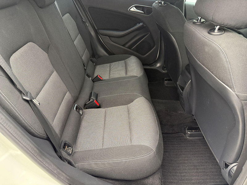 Mercedes-Benz A Class 1.6 A180 BlueEfficiency Euro 6 (s/s) 5dr 5dr Manual 2013