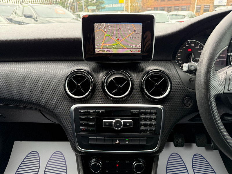 Mercedes-Benz A Class 1.6 A180 BlueEfficiency Euro 6 (s/s) 5dr 5dr Manual 2013