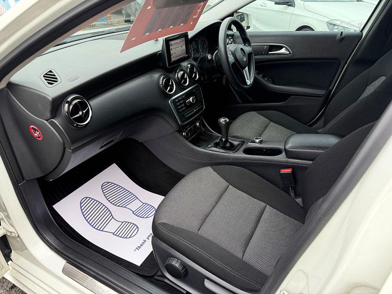 Mercedes-Benz A Class 1.6 A180 BlueEfficiency Euro 6 (s/s) 5dr 5dr Manual 2013