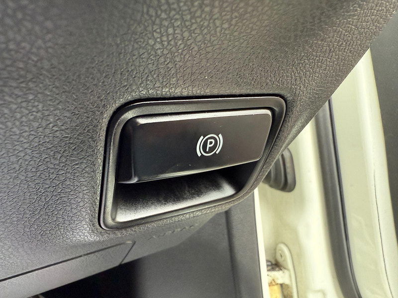 Mercedes-Benz A Class 1.6 A180 BlueEfficiency Euro 6 (s/s) 5dr 5dr Manual 2013