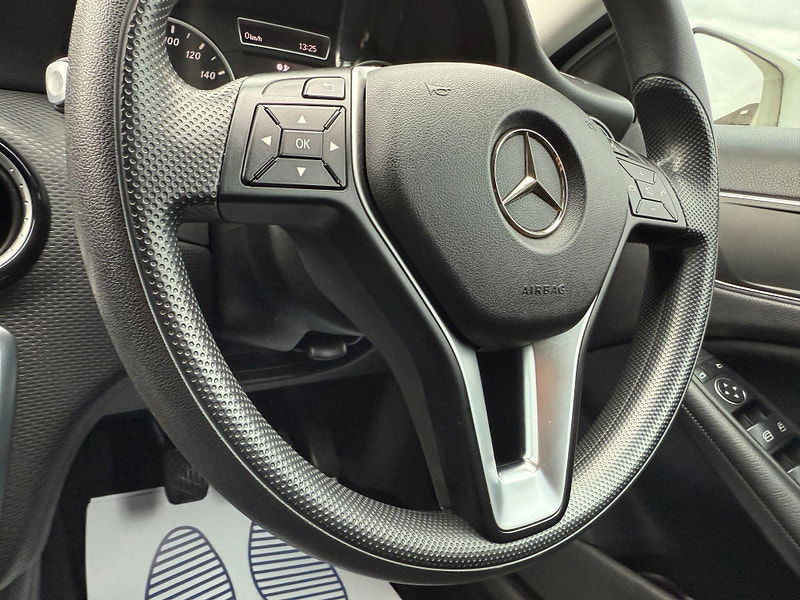 Mercedes-Benz A Class 1.6 A180 BlueEfficiency Euro 6 (s/s) 5dr 5dr Manual 2013