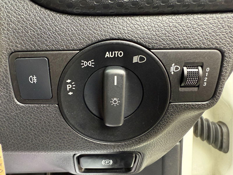 Mercedes-Benz A Class 1.6 A180 BlueEfficiency Euro 6 (s/s) 5dr 5dr Manual 2013