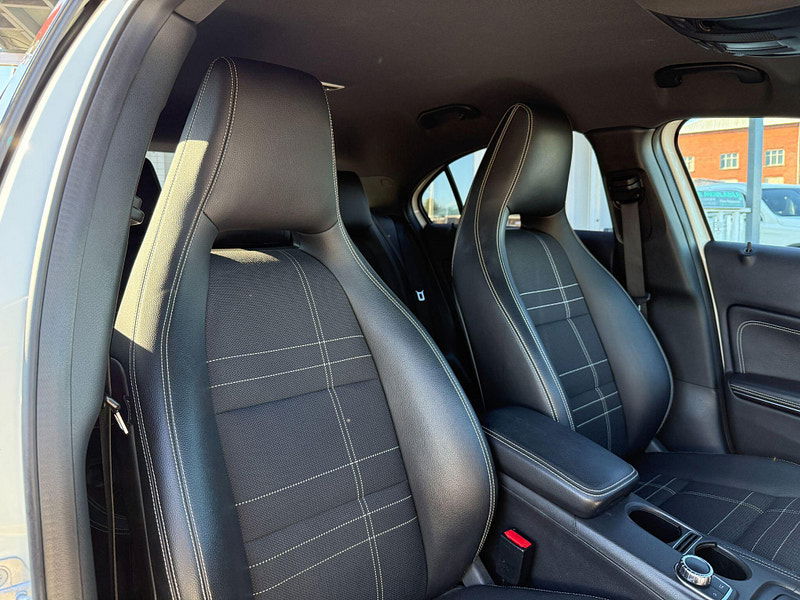 Mercedes-Benz A Class 1.6 A200 BlueEfficiency Sport 7G-DCT Euro 6 (s/s) 5dr 5dr Automatic 2013