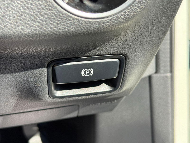 Mercedes-Benz A Class 1.6 A200 BlueEfficiency Sport 7G-DCT Euro 6 (s/s) 5dr 5dr Automatic 2013