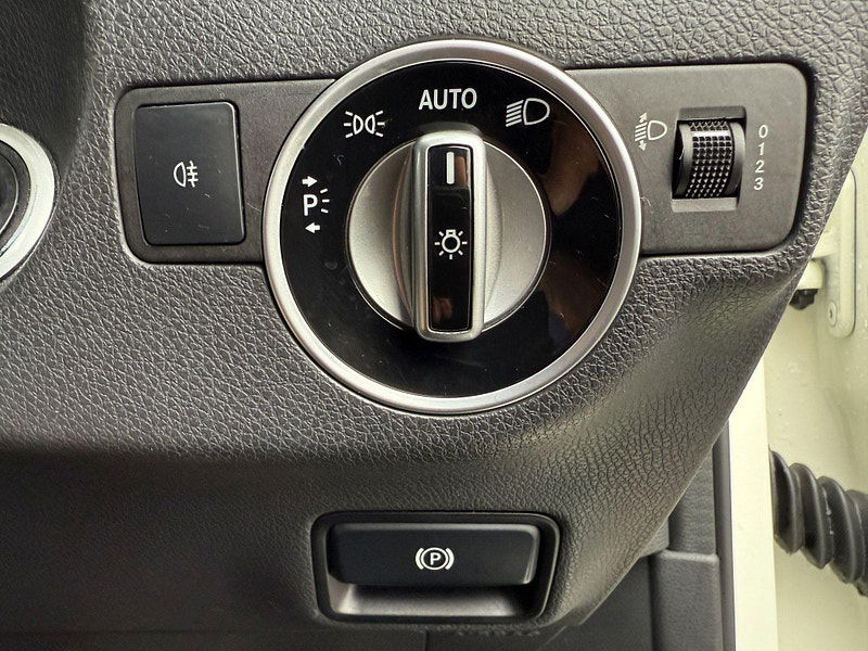 Mercedes-Benz A Class 1.6 A200 BlueEfficiency Sport 7G-DCT Euro 6 (s/s) 5dr 5dr Automatic 2013