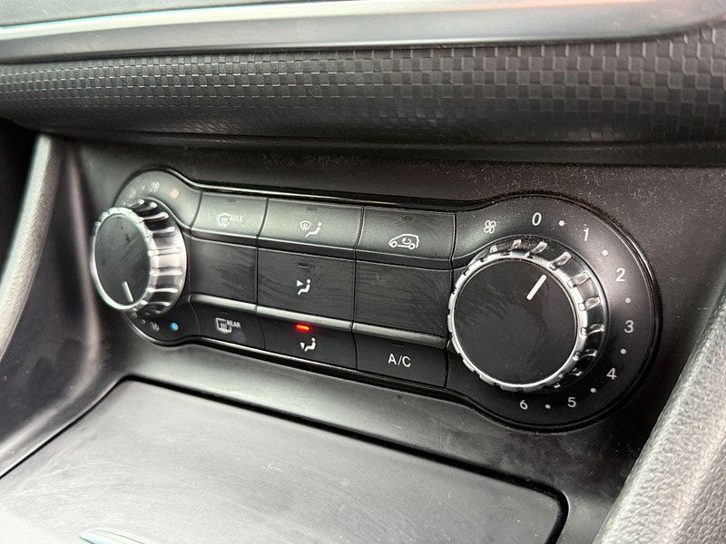 Mercedes-Benz A Class 1.6 A200 BlueEfficiency Sport 7G-DCT Euro 6 (s/s) 5dr 5dr Automatic 2013