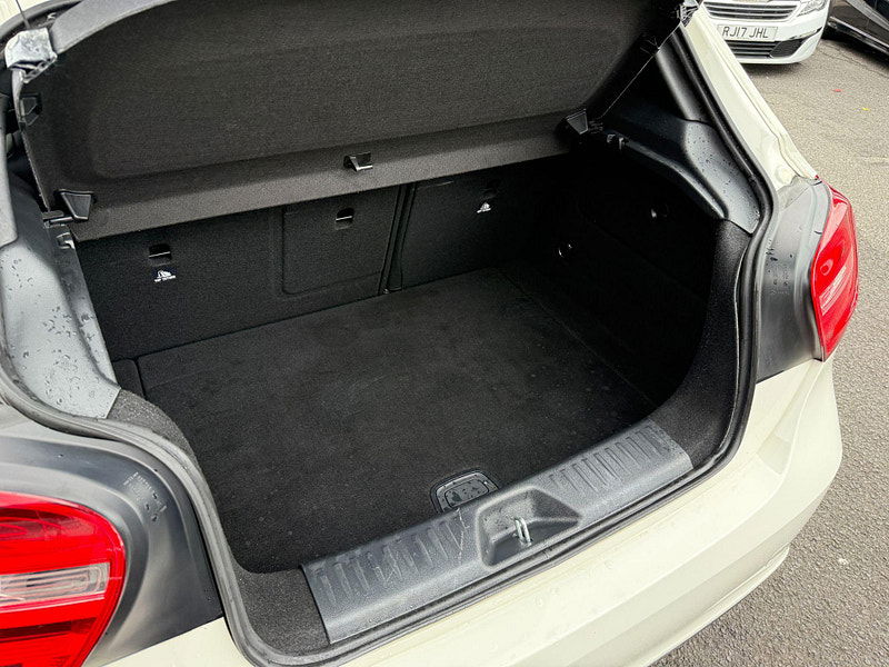 Mercedes-Benz A Class 1.6 A200 BlueEfficiency Sport 7G-DCT Euro 6 (s/s) 5dr 5dr Automatic 2013