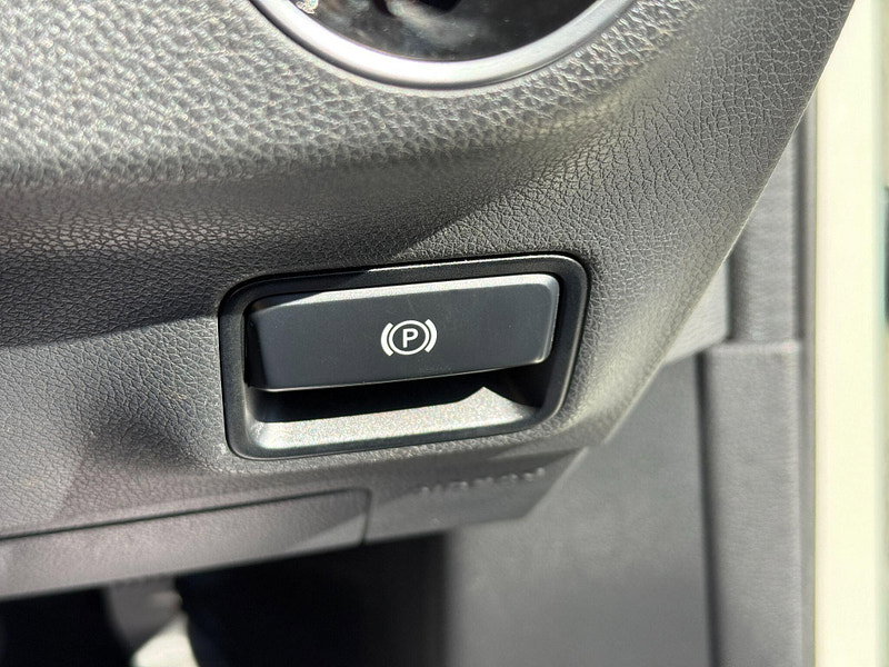 Mercedes-Benz A Class 1.6 A200 BlueEfficiency Sport 7G-DCT Euro 6 (s/s) 5dr 5dr Automatic 2013