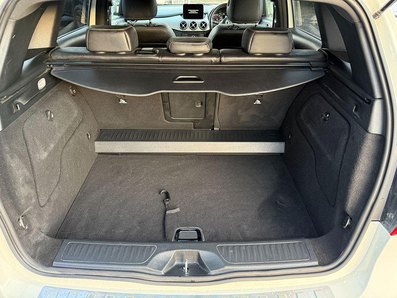 Mercedes-Benz B Class 1.6 B180 Exclusive Edition (Plus) 7G-DCT Euro 6 (s/s) 5dr 5dr Automatic 2018