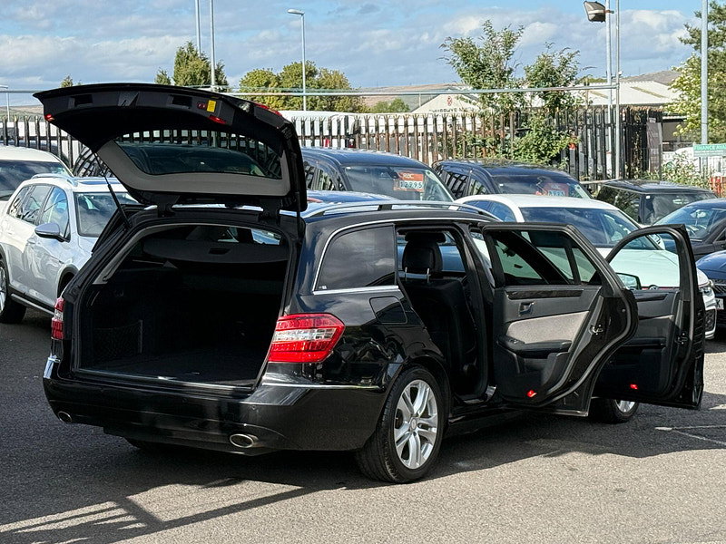 Mercedes-Benz E Class 3.0 E350 CDI V6 BlueEfficiency Avantgarde Estate 5dr Diesel G-Tronic+ Euro 5 (s/s) (265 ps) 5dr Automatic 2011