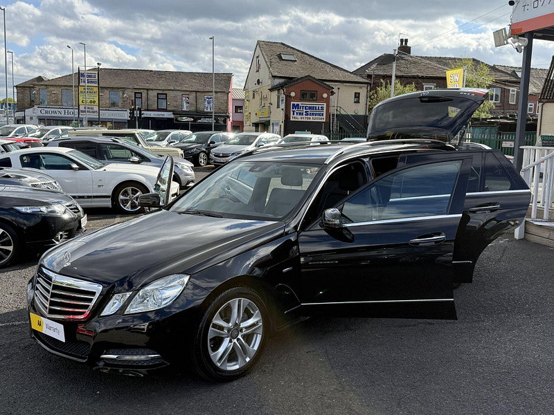 Mercedes-Benz E Class 3.0 E350 CDI V6 BlueEfficiency Avantgarde Estate 5dr Diesel G-Tronic+ Euro 5 (s/s) (265 ps) 5dr Automatic 2011
