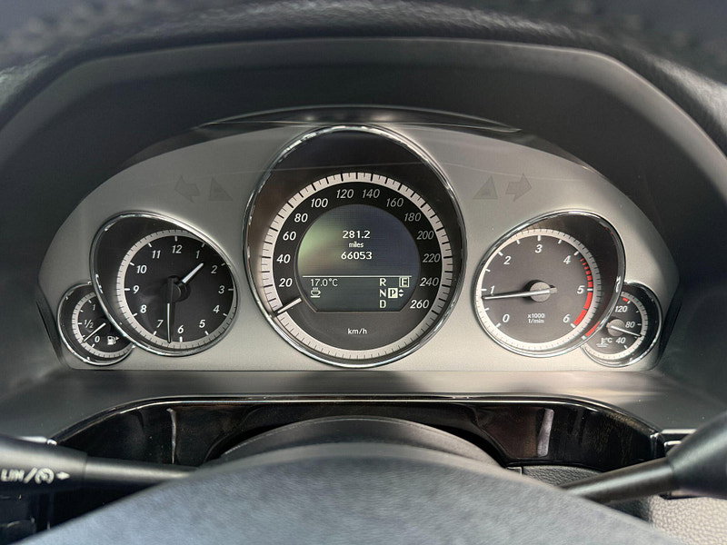 Mercedes-Benz E Class 3.0 E350 CDI V6 BlueEfficiency Avantgarde Estate 5dr Diesel G-Tronic+ Euro 5 (s/s) (265 ps) 5dr Automatic 2011