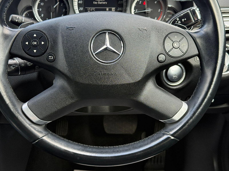 Mercedes-Benz E Class 3.0 E350 CDI V6 BlueEfficiency Avantgarde Estate 5dr Diesel G-Tronic+ Euro 5 (s/s) (265 ps) 5dr Automatic 2011