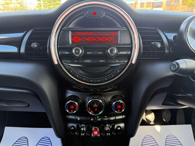 MINI Hatch 1.5 Cooper Euro 6 (s/s) 3dr 3dr Manual 2014