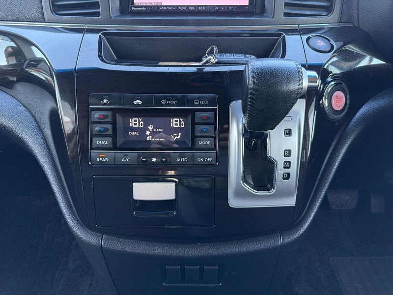 Nissan Elgrand E52 HIGHWAY STAR 2.5 - 7 SEATS 5dr Automatic 2013