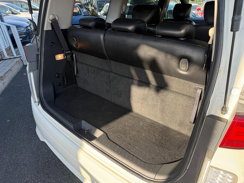 Nissan Elgrand E52 HIGHWAY STAR 2.5 - 7 SEATS 5dr Automatic 2013