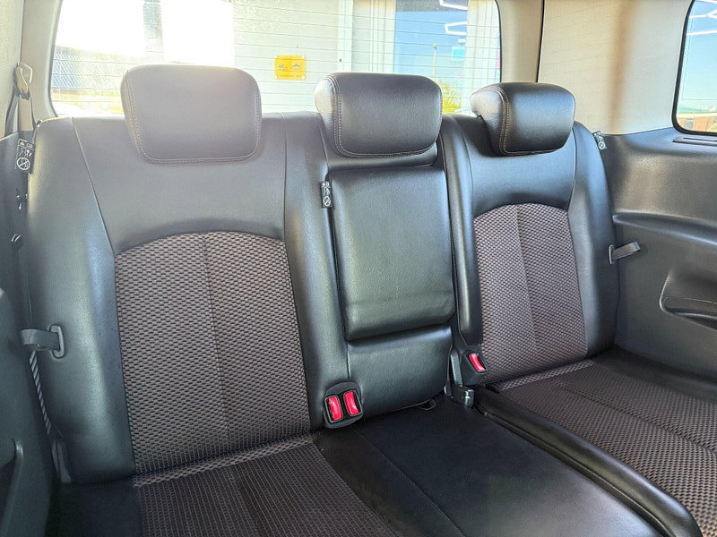 Nissan Elgrand E52 HIGHWAY STAR 2.5 - 7 SEATS 5dr Automatic 2013