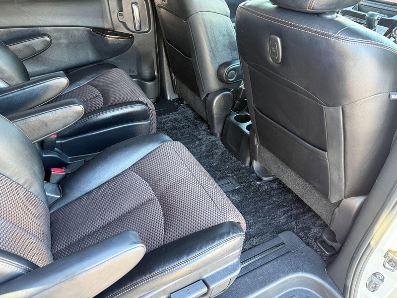 Nissan Elgrand E52 HIGHWAY STAR 2.5 - 7 SEATS 5dr Automatic 2013