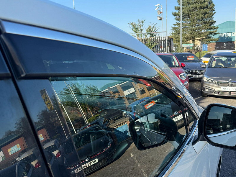 Nissan Elgrand E52 HIGHWAY STAR 2.5 - 7 SEATS 5dr Automatic 2013