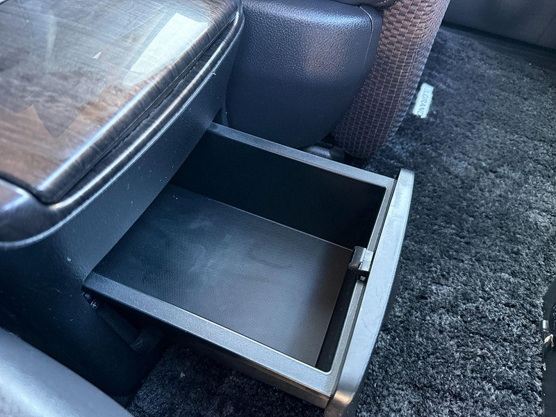 Nissan Elgrand E52 HIGHWAY STAR 2.5 - 7 SEATS 5dr Automatic 2013