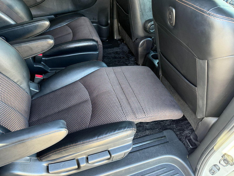 Nissan Elgrand E52 HIGHWAY STAR 2.5 - 7 SEATS 5dr Automatic 2013