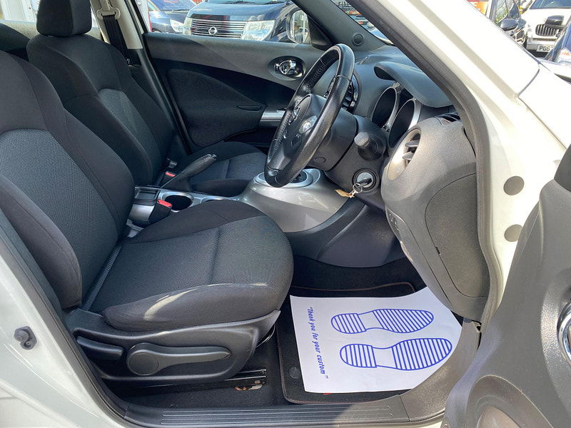 Nissan Juke 1.6 Acenta CVT Euro 5 5dr 5dr Automatic 2013