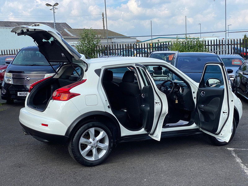 Nissan Juke 1.6 Acenta CVT Euro 5 5dr 5dr Automatic 2013